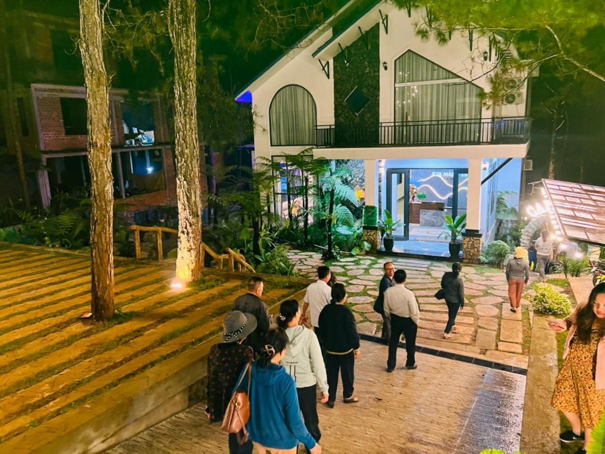 Eva Mang Den Homestay Kon Von Kla Bagian luar foto