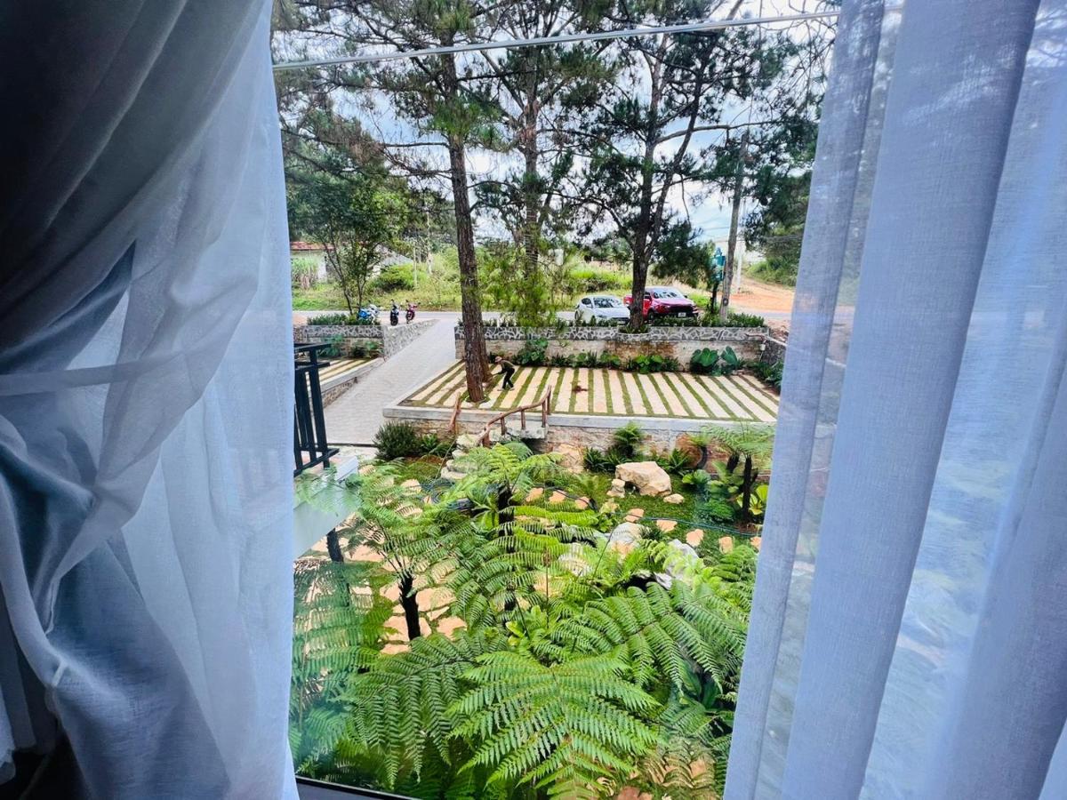 Eva Mang Den Homestay Kon Von Kla Bagian luar foto
